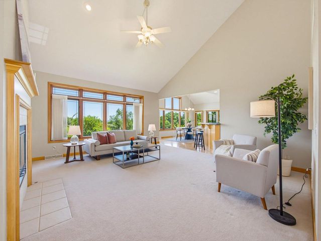 W225N3524 Wethersfield ROAD, Pewaukee, WI 53072