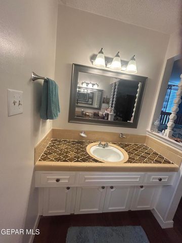 11017 LAKEWOOD Avenue, El Paso, TX 79935