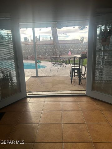 11017 LAKEWOOD Avenue, El Paso, TX 79935