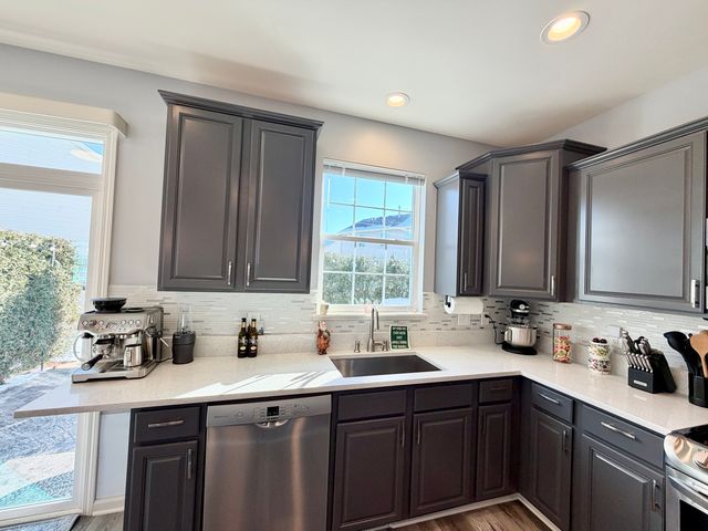 1471 Hearthstone Drive, Hampshire, IL 60140