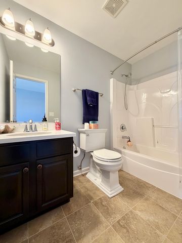 1471 Hearthstone Drive, Hampshire, IL 60140