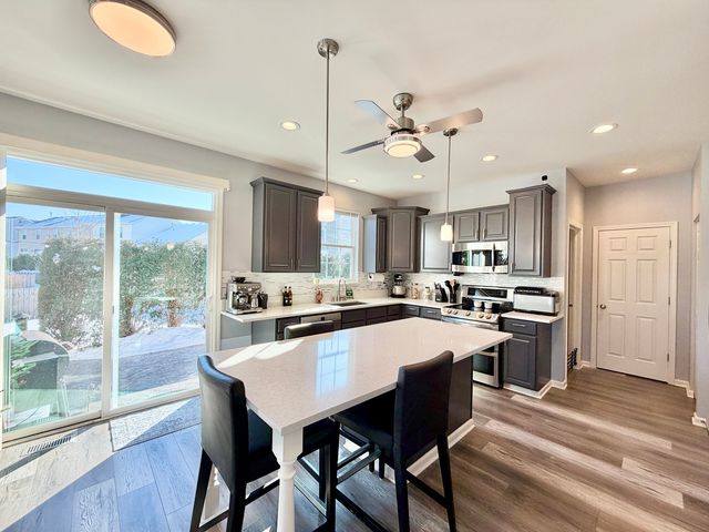 1471 Hearthstone Drive, Hampshire, IL 60140