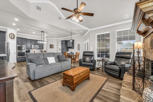 482 Sunland Park, Robinson, TX 76706