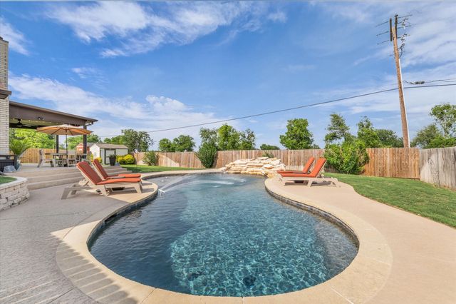 482 Sunland Park, Robinson, TX 76706