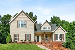 176 Oak Leaf Drive, Carrollton, GA 30116