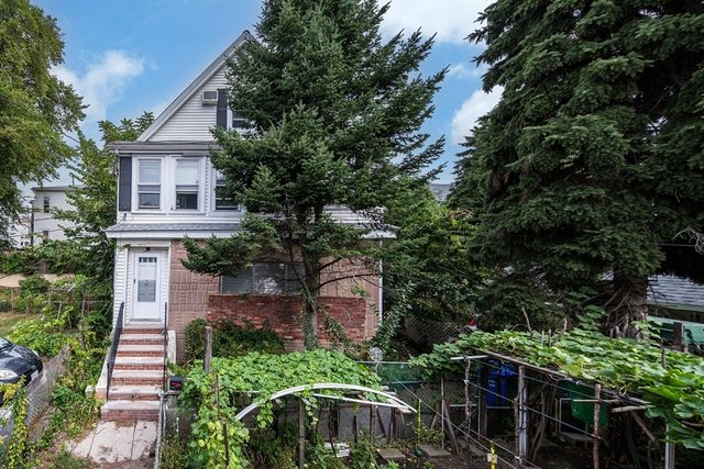 23 Edmund St 1, Malden, MA 02148