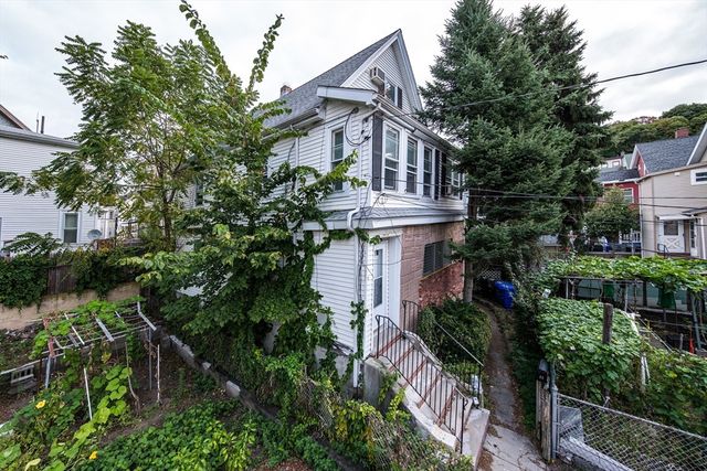 23 Edmund St 1, Malden, MA 02148