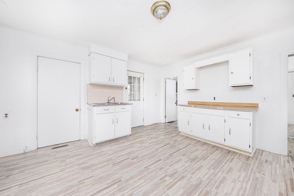 23 Edmund St 1, Malden, MA 02148