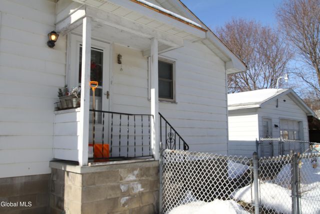 16 Burgoyne Street, Schuylerville, NY 12871