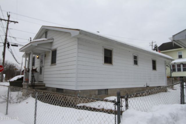 16 Burgoyne Street, Schuylerville, NY 12871