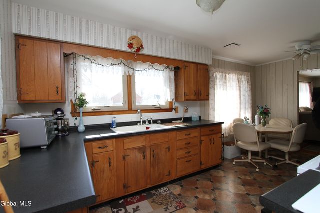 16 Burgoyne Street, Schuylerville, NY 12871