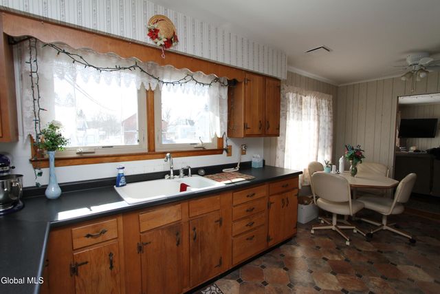 16 Burgoyne Street, Schuylerville, NY 12871