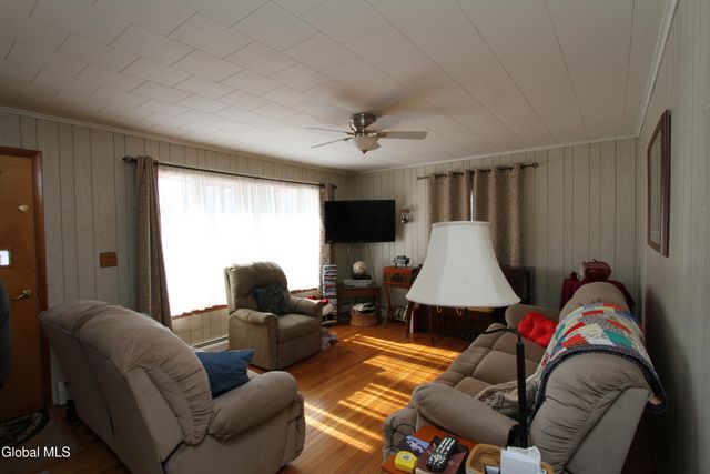 16 Burgoyne Street, Schuylerville, NY 12871