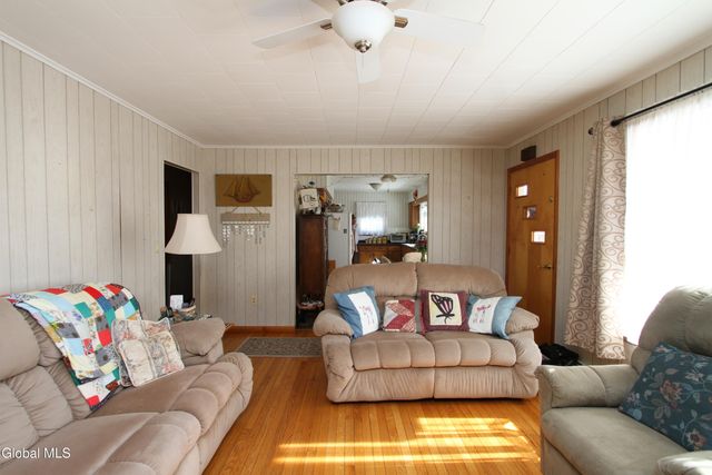 16 Burgoyne Street, Schuylerville, NY 12871