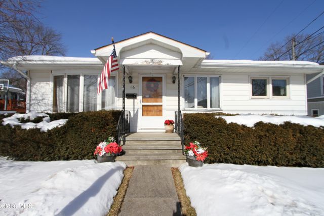 16 Burgoyne Street, Schuylerville, NY 12871