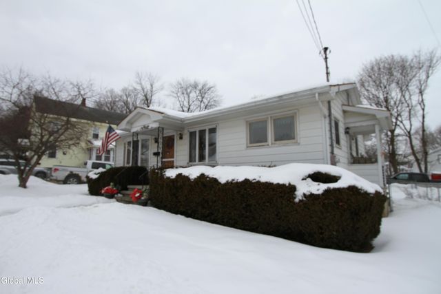 16 Burgoyne Street, Schuylerville, NY 12871