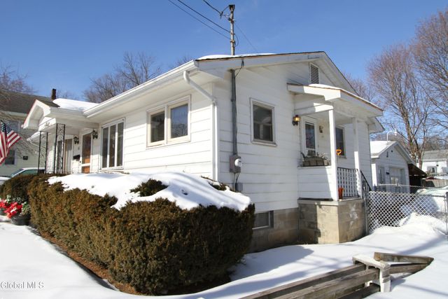 16 Burgoyne Street, Schuylerville, NY 12871