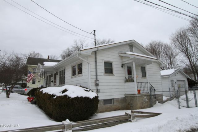 16 Burgoyne Street, Schuylerville, NY 12871