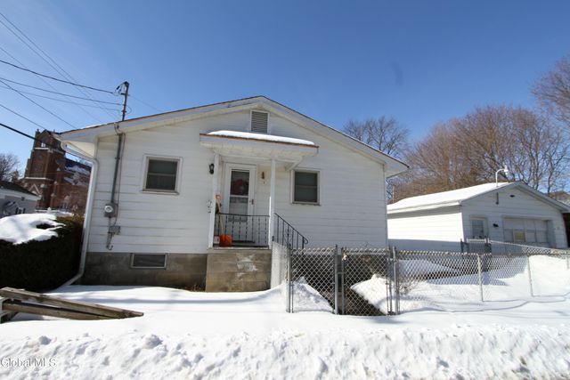 16 Burgoyne Street, Schuylerville, NY 12871