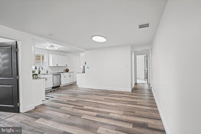 1 BEACON RD, Middle River, MD 21220