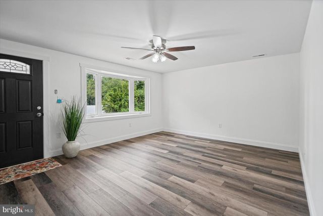 1 BEACON RD, Middle River, MD 21220
