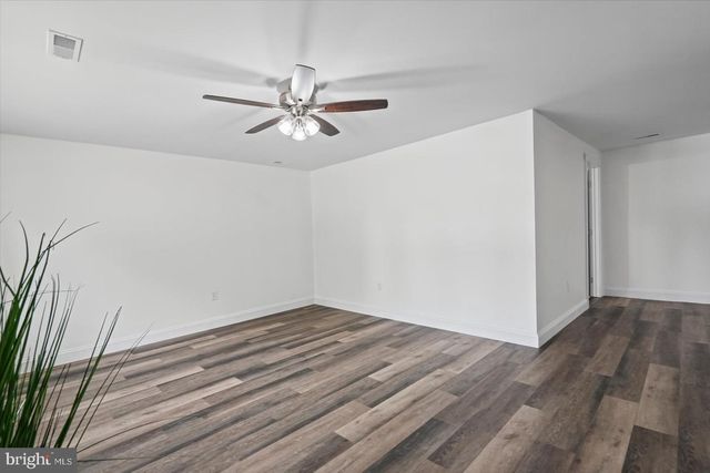 1 BEACON RD, Middle River, MD 21220