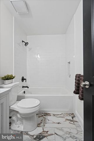 1 BEACON RD, Middle River, MD 21220
