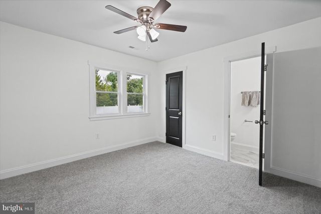 1 BEACON RD, Middle River, MD 21220