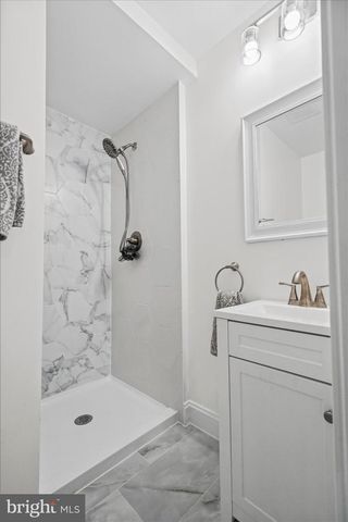 1 BEACON RD, Middle River, MD 21220