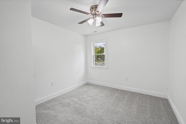 1 BEACON RD, Middle River, MD 21220