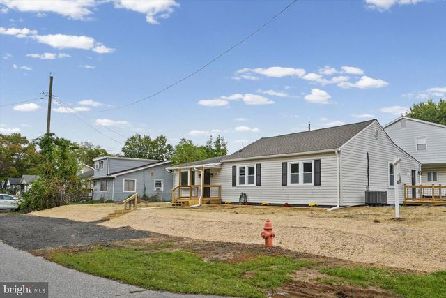 1 BEACON RD, Middle River, MD 21220
