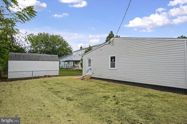 1 BEACON RD, Middle River, MD 21220