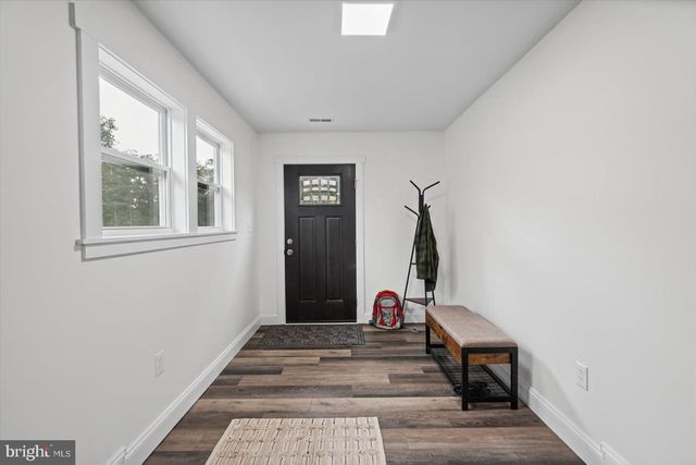 1 BEACON RD, Middle River, MD 21220
