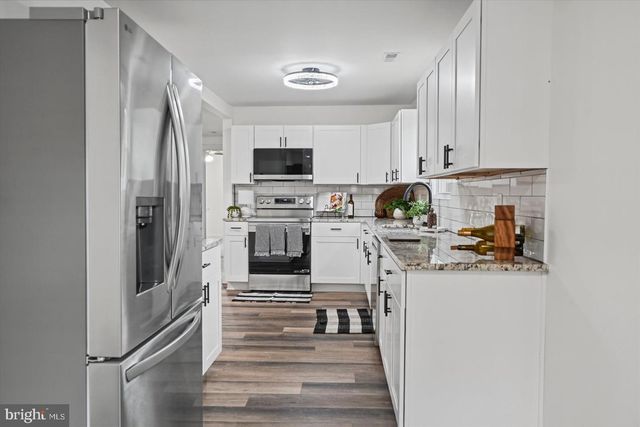 1 BEACON RD, Middle River, MD 21220