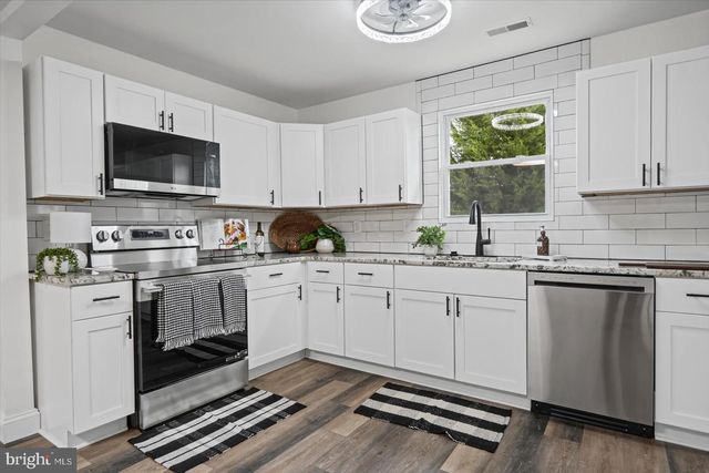 1 BEACON RD, Middle River, MD 21220