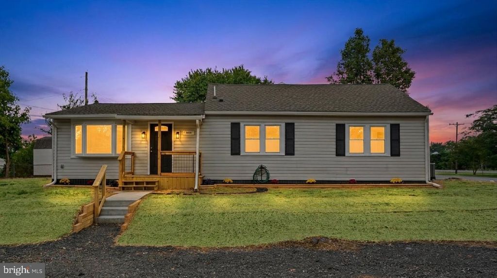 1 BEACON RD, Middle River, MD 21220