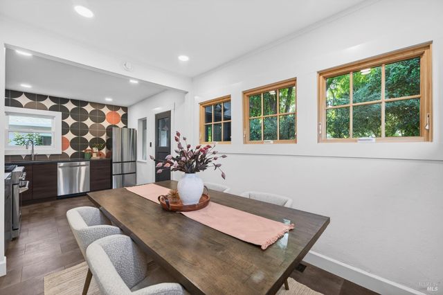 7 Bulson Ct, Napa, CA 94559