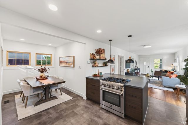 7 Bulson Ct, Napa, CA 94559