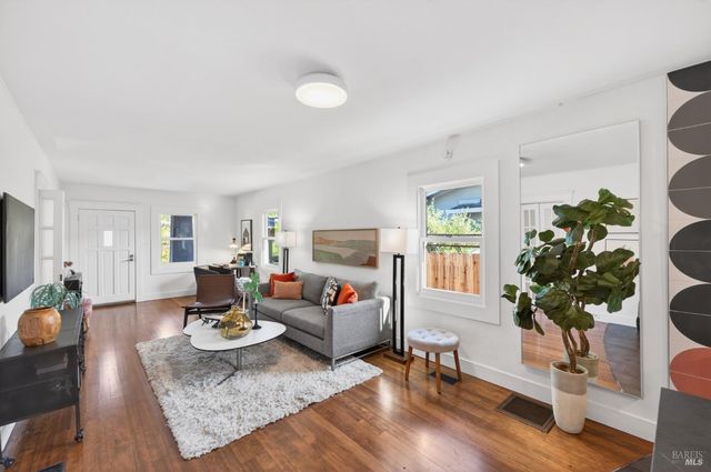 7 Bulson Ct, Napa, CA 94559