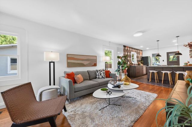 7 Bulson Ct, Napa, CA 94559