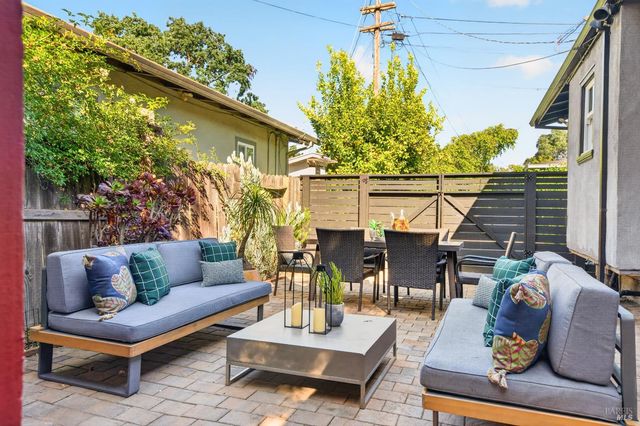 7 Bulson Ct, Napa, CA 94559