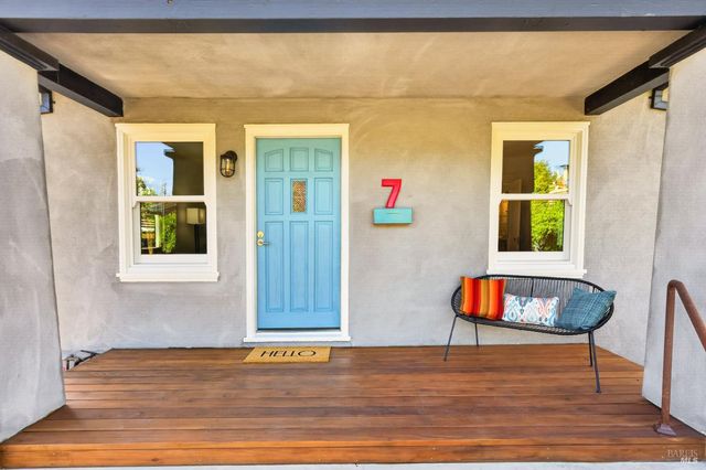 7 Bulson Ct, Napa, CA 94559