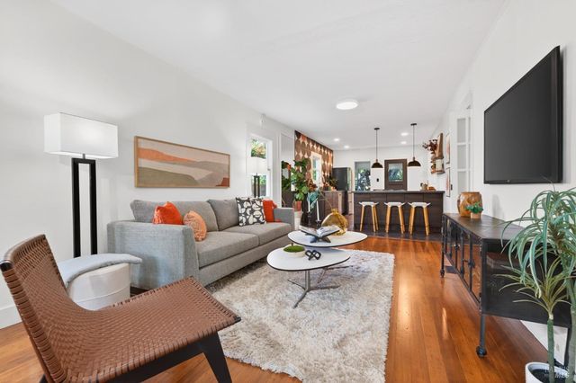 7 Bulson Ct, Napa, CA 94559