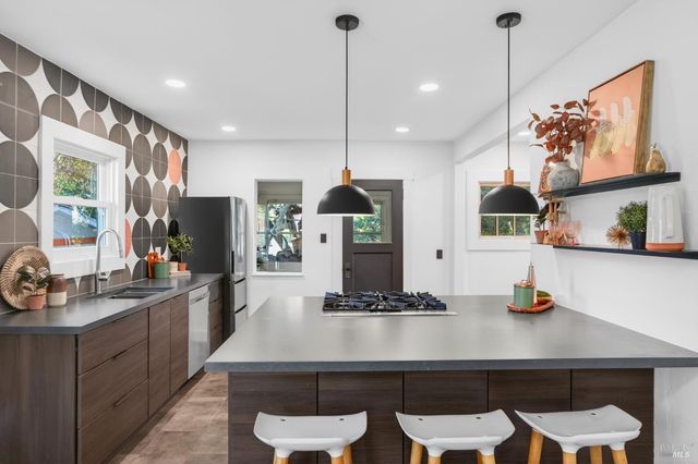 7 Bulson Ct, Napa, CA 94559