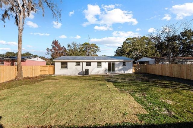 1909 SE 14TH AVENUE, Gainesville, FL 32641