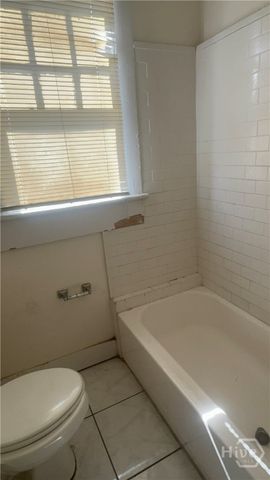 512 W 44th Street, Savannah, GA 31405