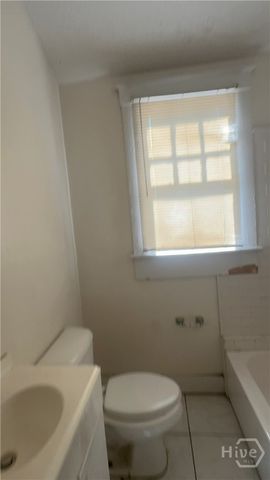 512 W 44th Street, Savannah, GA 31405