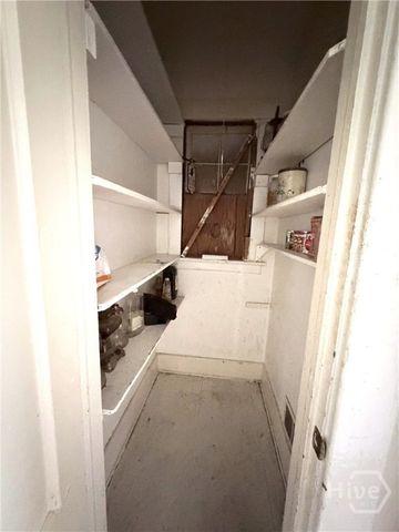 512 W 44th Street, Savannah, GA 31405