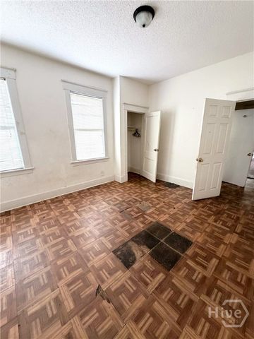512 W 44th Street, Savannah, GA 31405