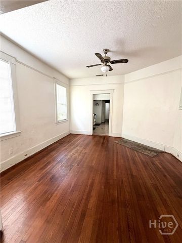 512 W 44th Street, Savannah, GA 31405